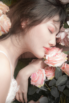 女班长给我看她的小妹妹作文